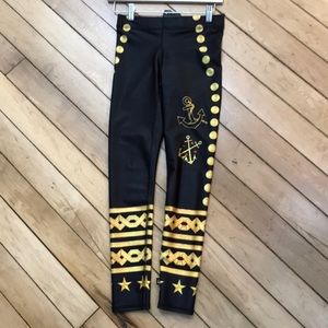 There’s Navy Jacket Legging